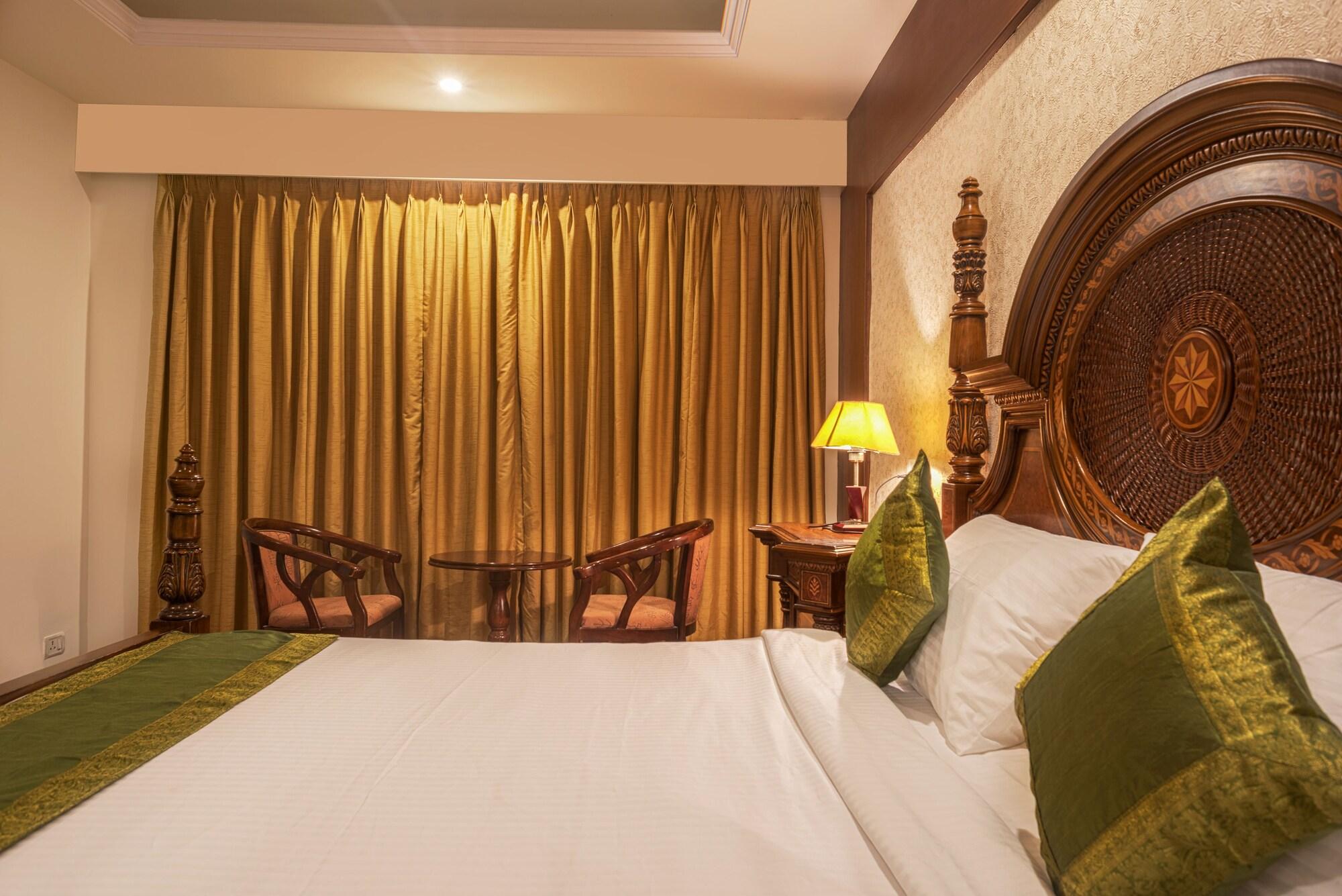 Treebo Trend Grand Plaza Nampally Hyderabad Exterior foto