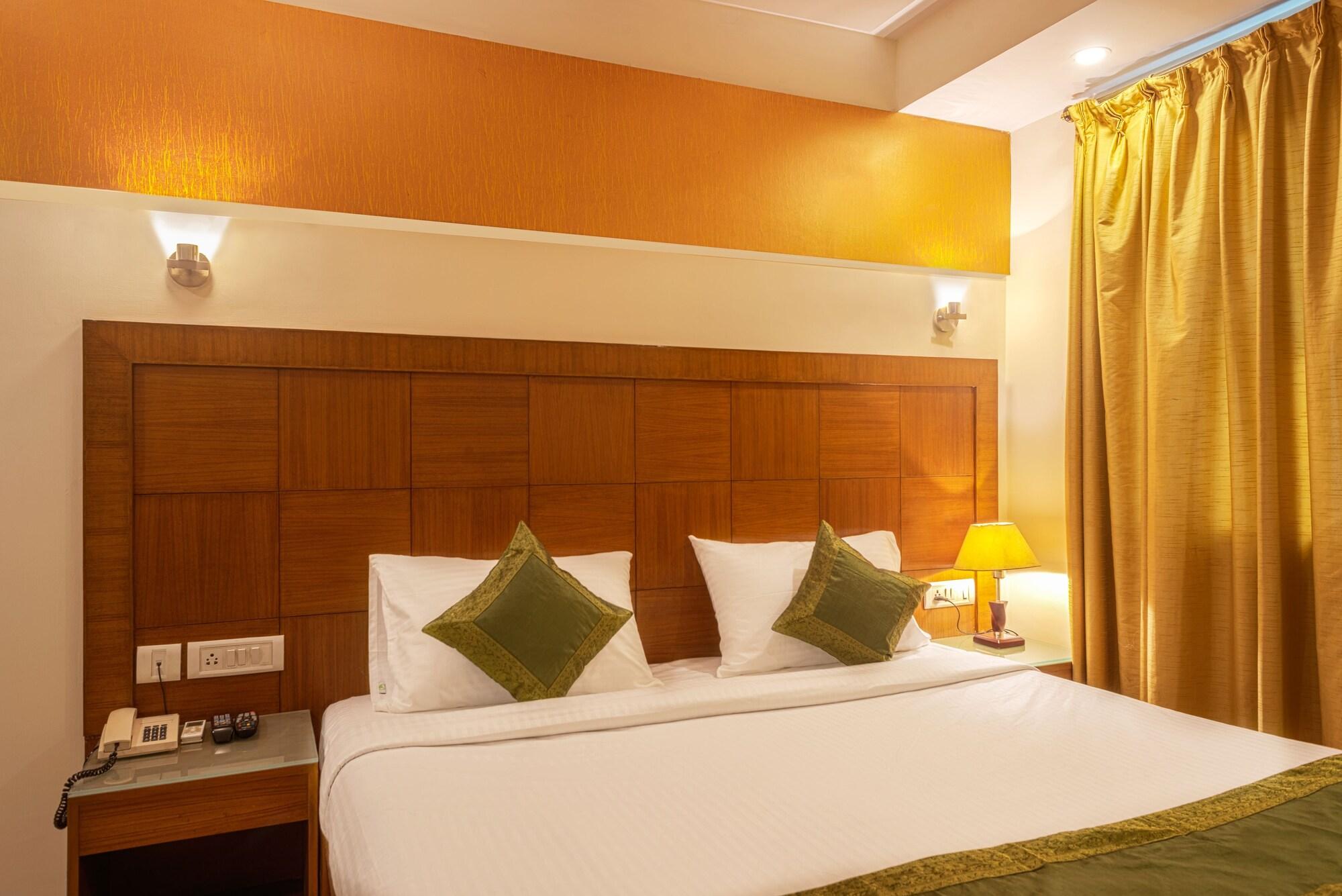 Treebo Trend Grand Plaza Nampally Hyderabad Exterior foto